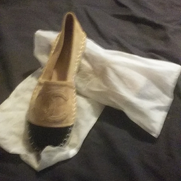 Chanel 39 espadrilles slippers.  Size 7 beige and black - Picture 2 of 4